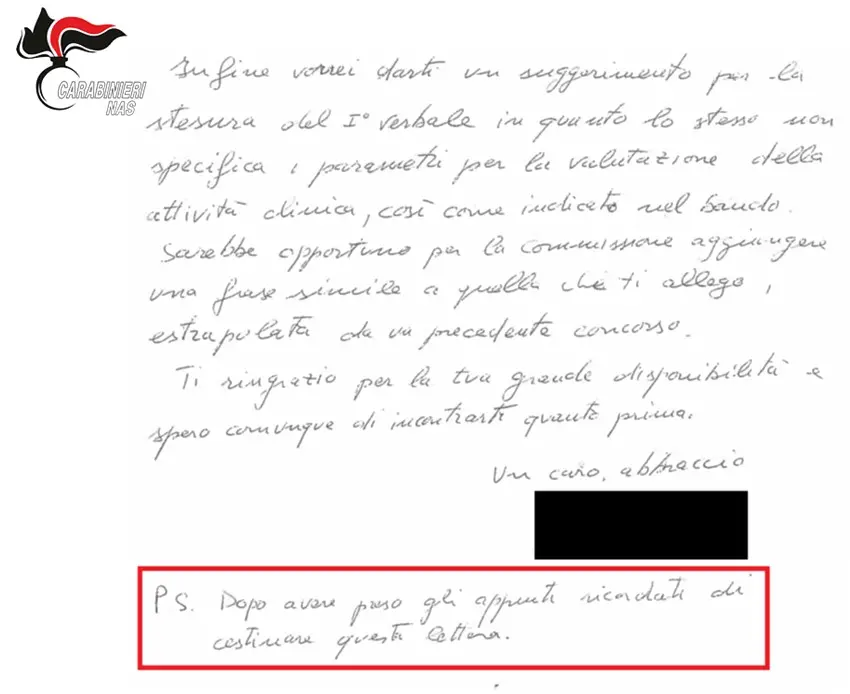 Le lettere delle quali si chiedeva immediata distruzione (foto carabinieri)