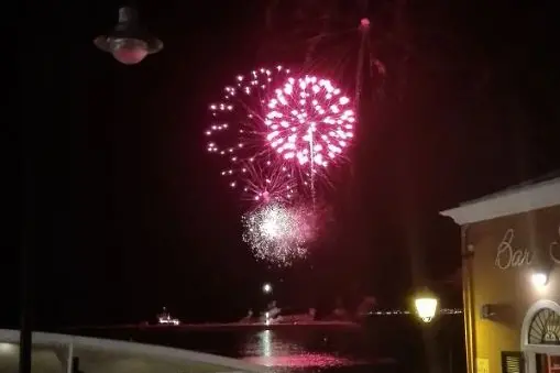 Fuochi d'artificio a Stintino (foto Pala)