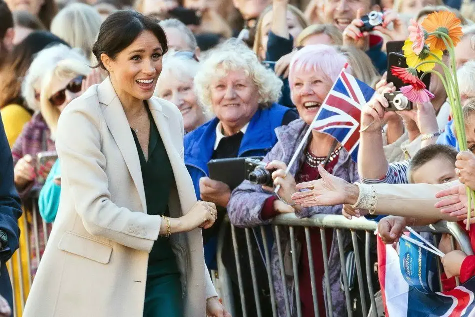 Harry e Meghan per la prima volta nel Sussex (Ansa)