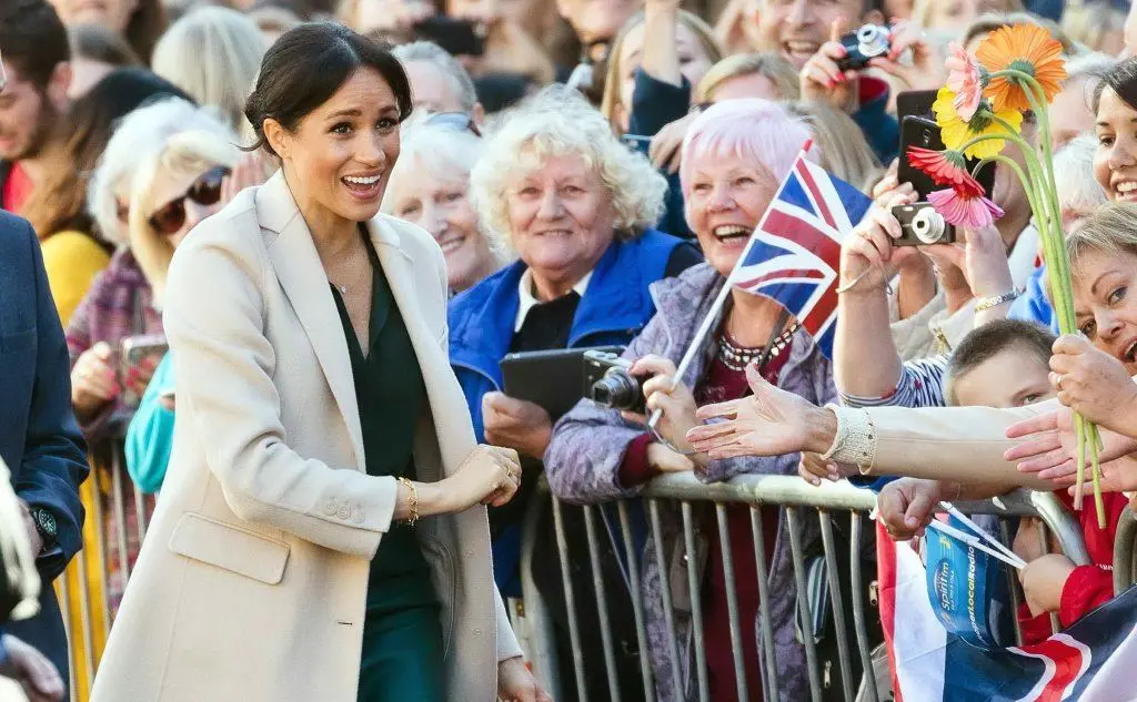 Harry e Meghan per la prima volta nel Sussex (Ansa)
