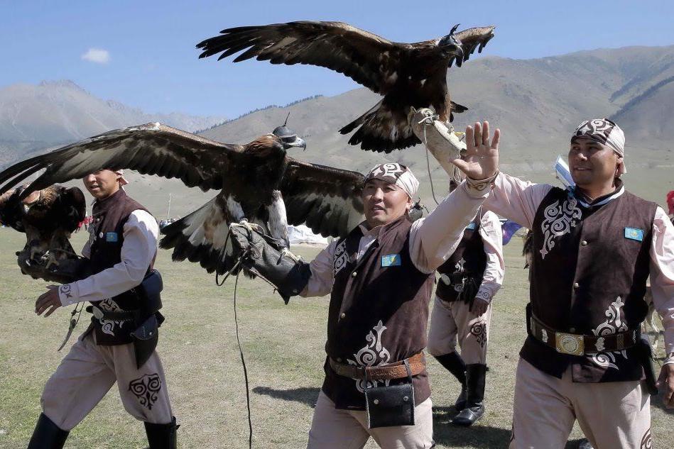 Archi, cavalli, falconi: in Kirghizistan i Giochi Mondiali dei nomadi