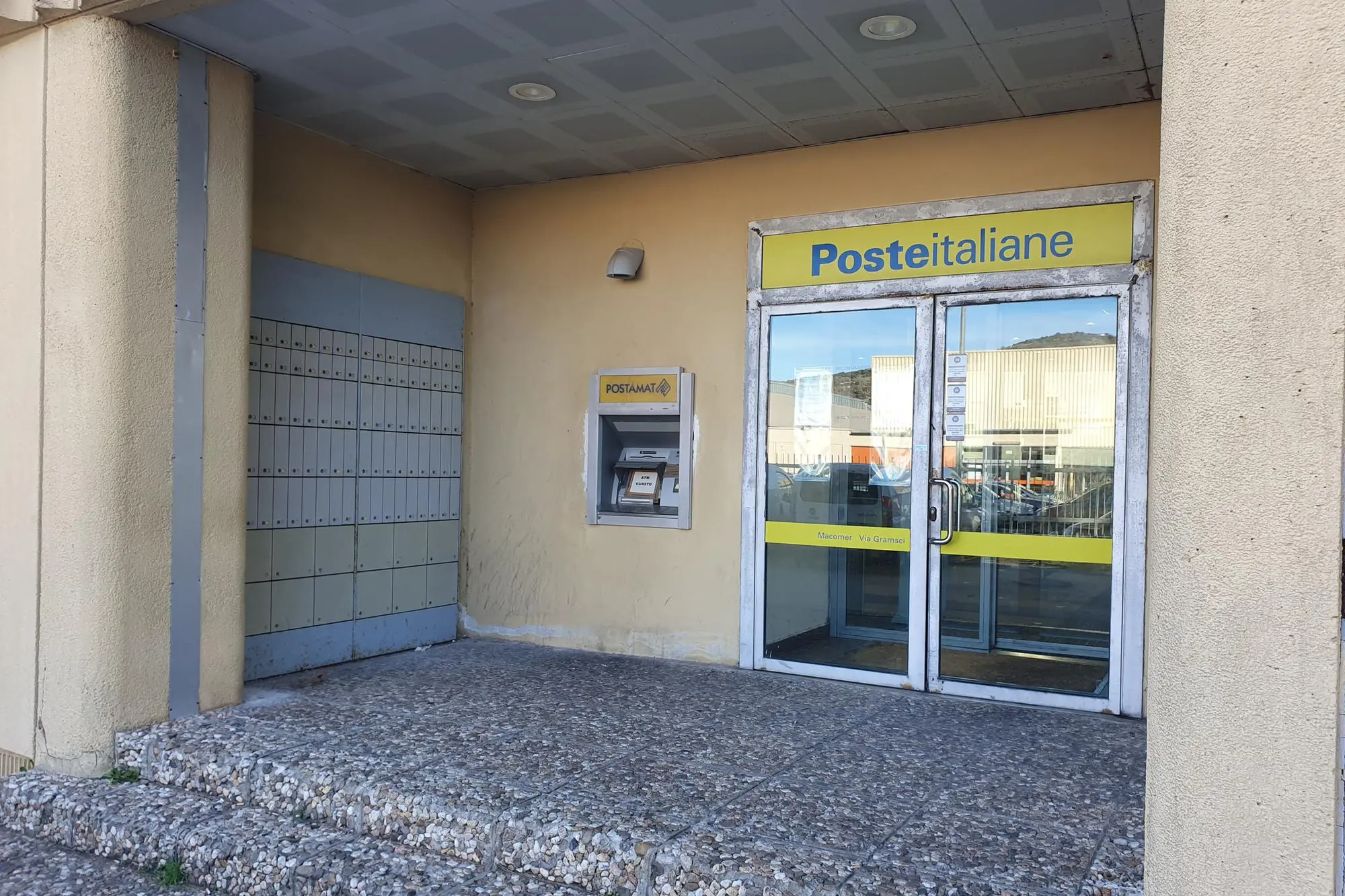 L'ufficio postale (foto Oggianu)