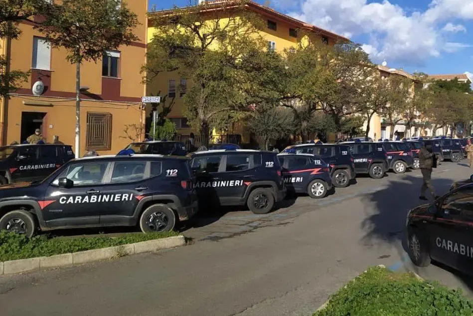 Le auto dei militari (foto carabinieri)