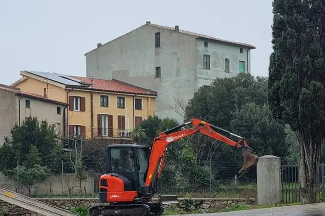 I lavori in via Luras a Calangianus (foto concessa)