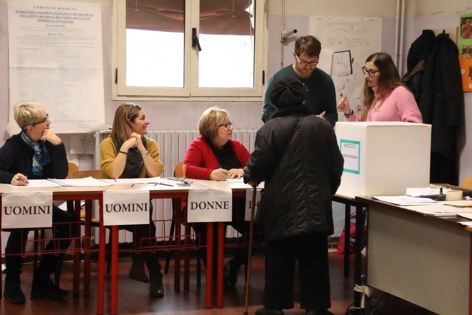 I seggi in Emilia-Romagna (Epa - Benvenuti)