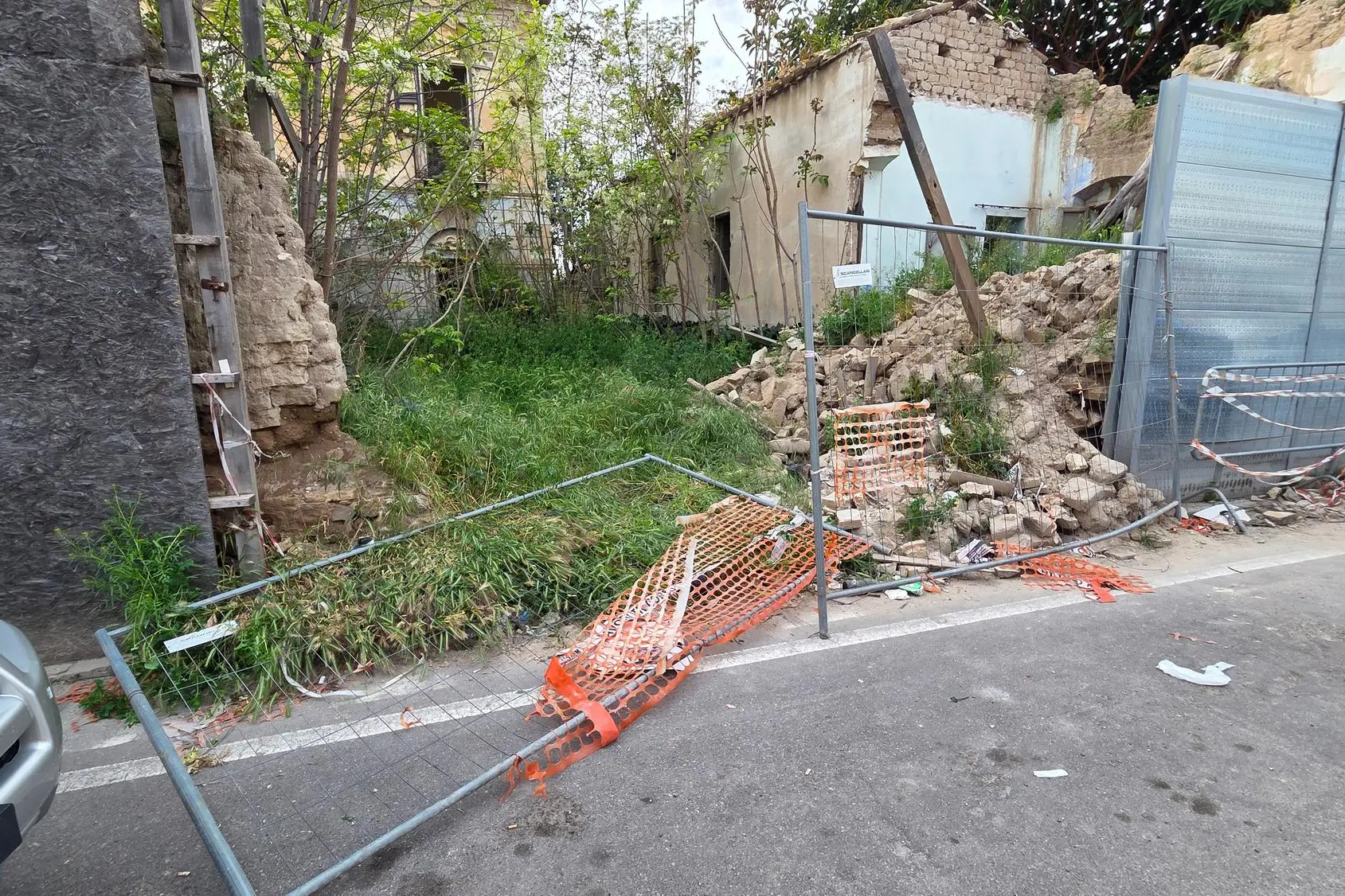 Le macerie a villa Fadda (foto Daga)