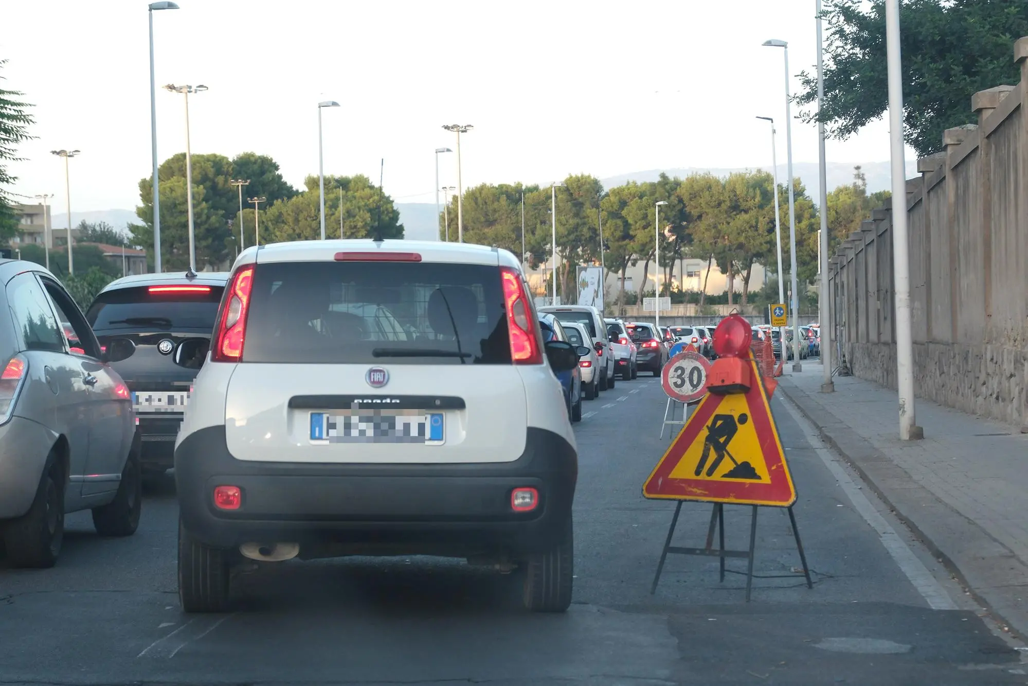 Traffico e lavori in via Cadello a Cagliari (archivio L'Unione Sarda - Ungari)