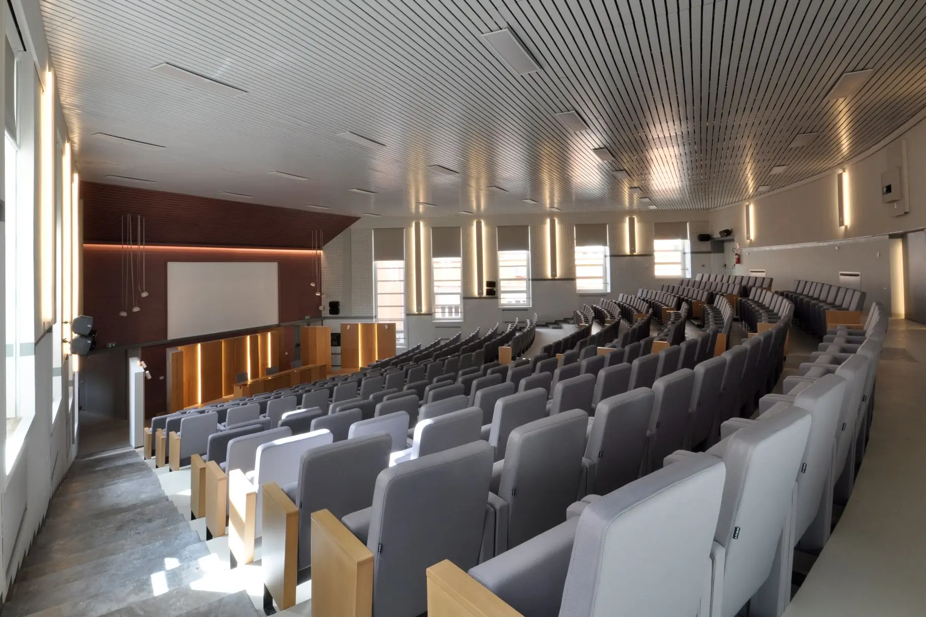 La nuova aula magna del liceo Dettori (foto ufficio stampa)