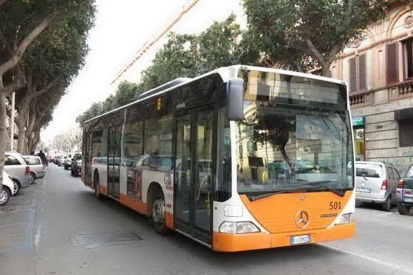 Un autobus del Ctm (Archivio L'Unione Sarda)