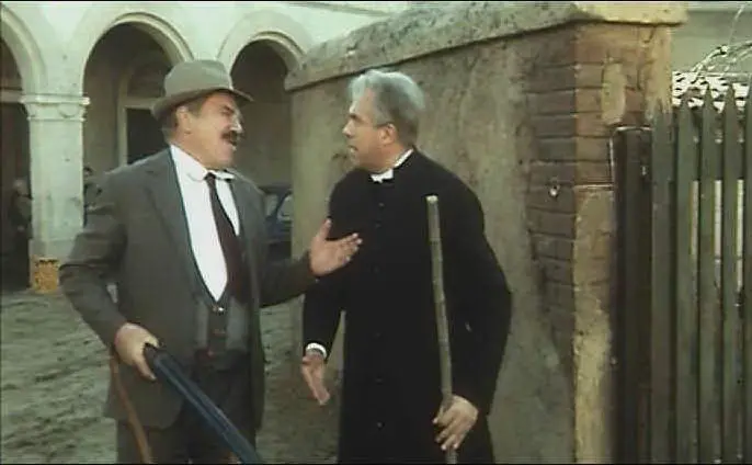 In &quot;Don Camillo e i giovani d'oggi&quot; ha interpretato il celebre prete di Brescello