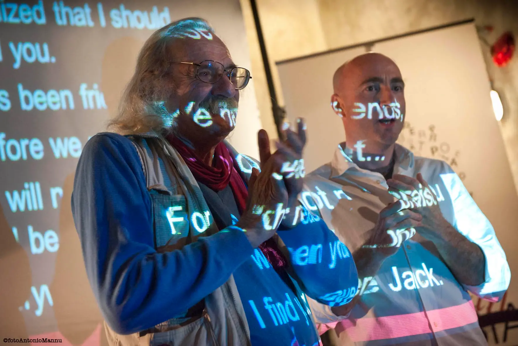 Il poeta americano Hirshman con Onida (foto ufficio stampa concessa da Antonio Mannu)