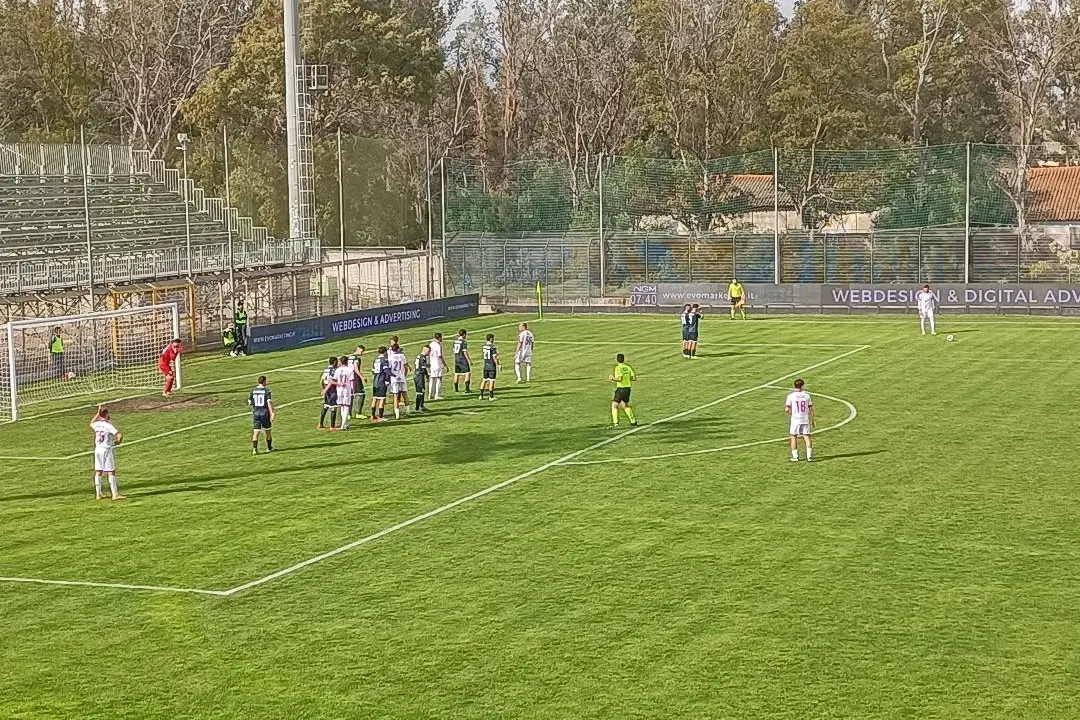 Ascioti tra i pali nel match tra Olbia e Atletico Lodigiani (foto Ilenia Giagnoni)