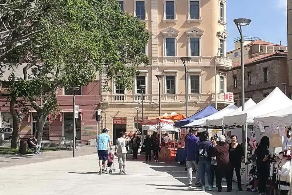 Piazza Garibaldi a Cagliari (Archivio L'Unione Sarda)