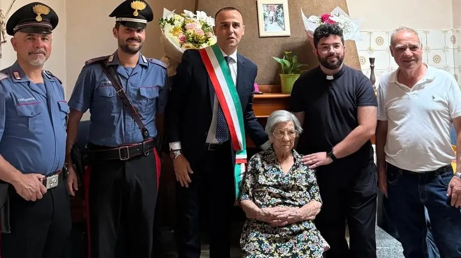 https://immagini.unionesarda.it/version/c:NzAwZjk3NTctMzVkMS00:MjdjYTc4OGYtZmE0Yy00/image.webp?f=16:9