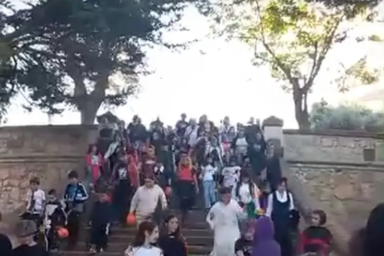 La festa di Li mosthi mosthi a Porto Torres (foto Pala)