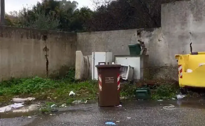 I rifiuti (foto Cinzia Simbula)