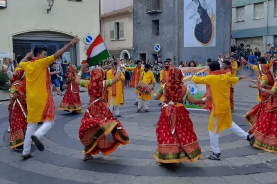 Un gruppo straniero al Festival Folk Intrnazionale