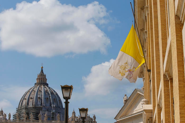 Predicava la distruzione del Vaticano: imam a processo
