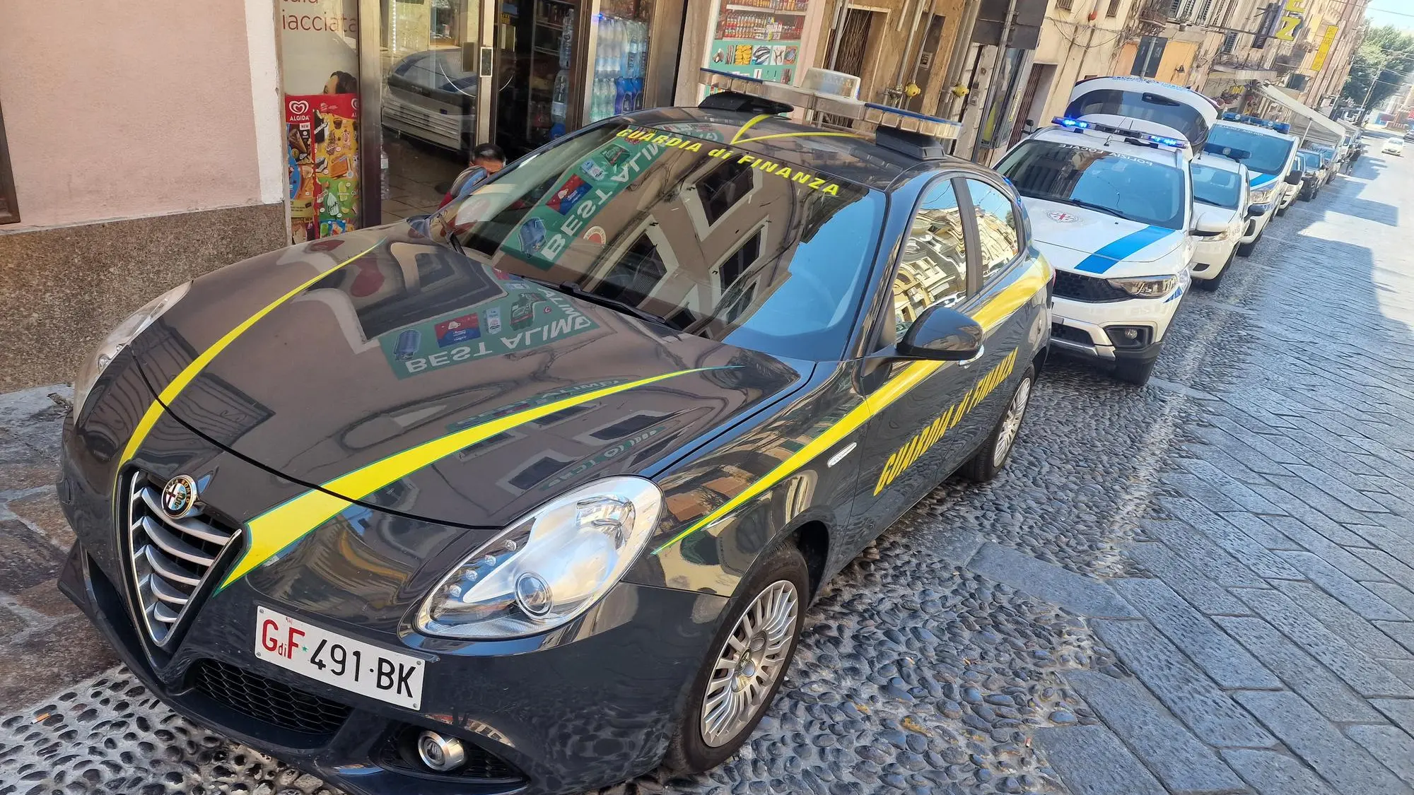 Sassari, guardia di finanza e polizia locale: controlli congiunti contro i traffici illeciti