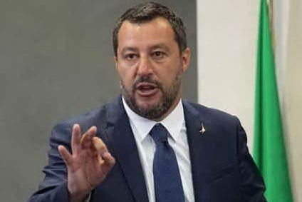 Salvini e le chat dei magistrati: &quot;Chiederò a Mattarella lo scioglimento del Csm&quot;
