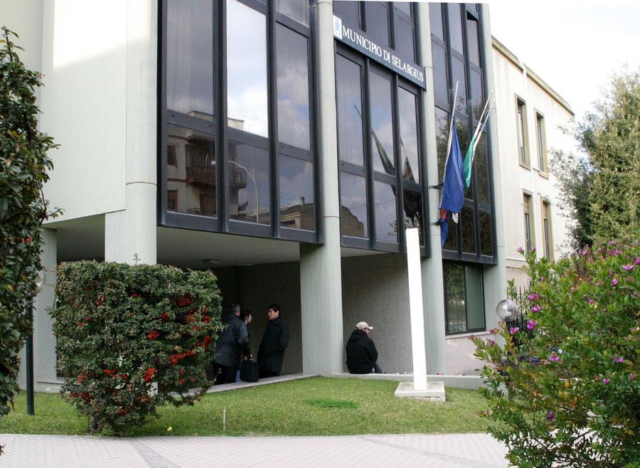 Un bando per due lotti residenziali