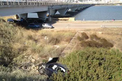 La Punto nera sotto il ponte della Scaffa