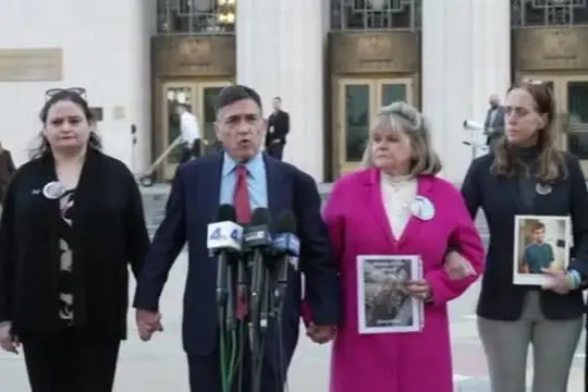 Processo Meta, le reazioni dei genitori dopo testimonianza Zuckerberg