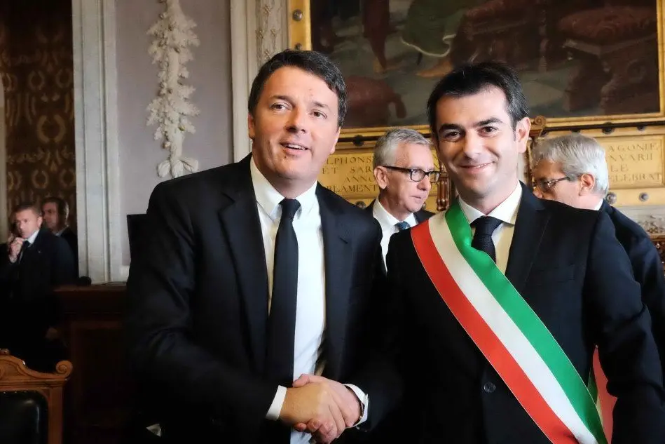 Il premier Matteo Renzi con il sindaco di Cagliari Massimo Zedda