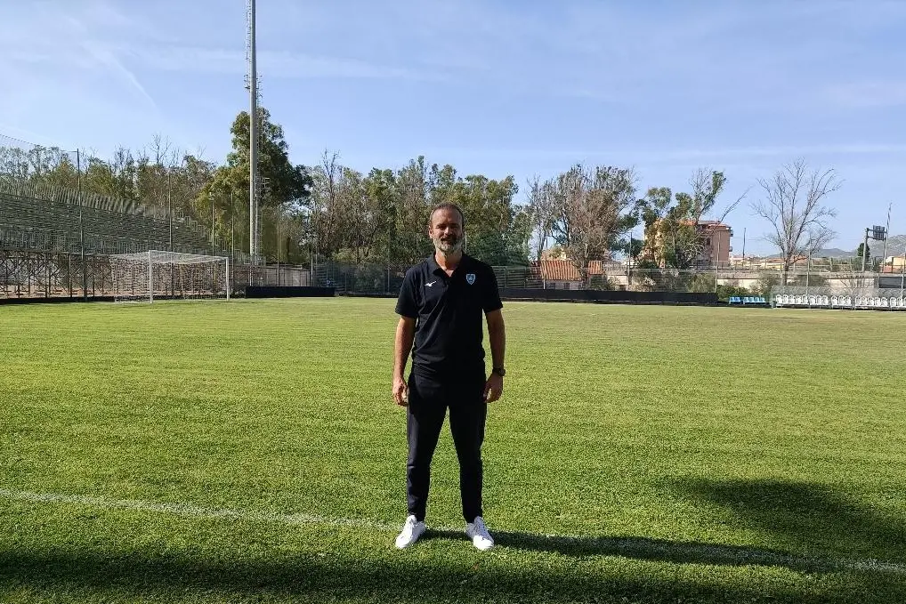 L'allenatore dell'Olbia Lucas Gatti (foto Ilenia Giagnoni)
