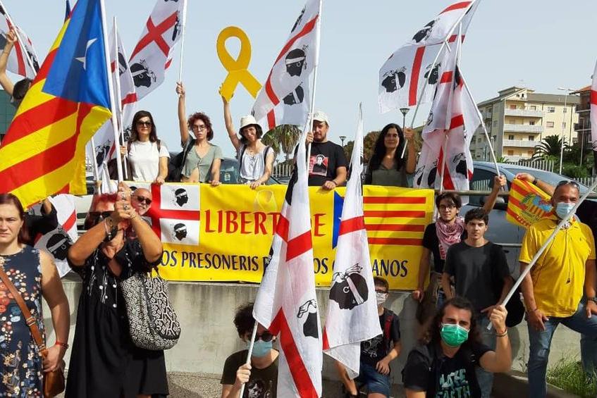 Sassari, gli indipendentisti preparano la mobilitazione per l’udienza a Puigdemont