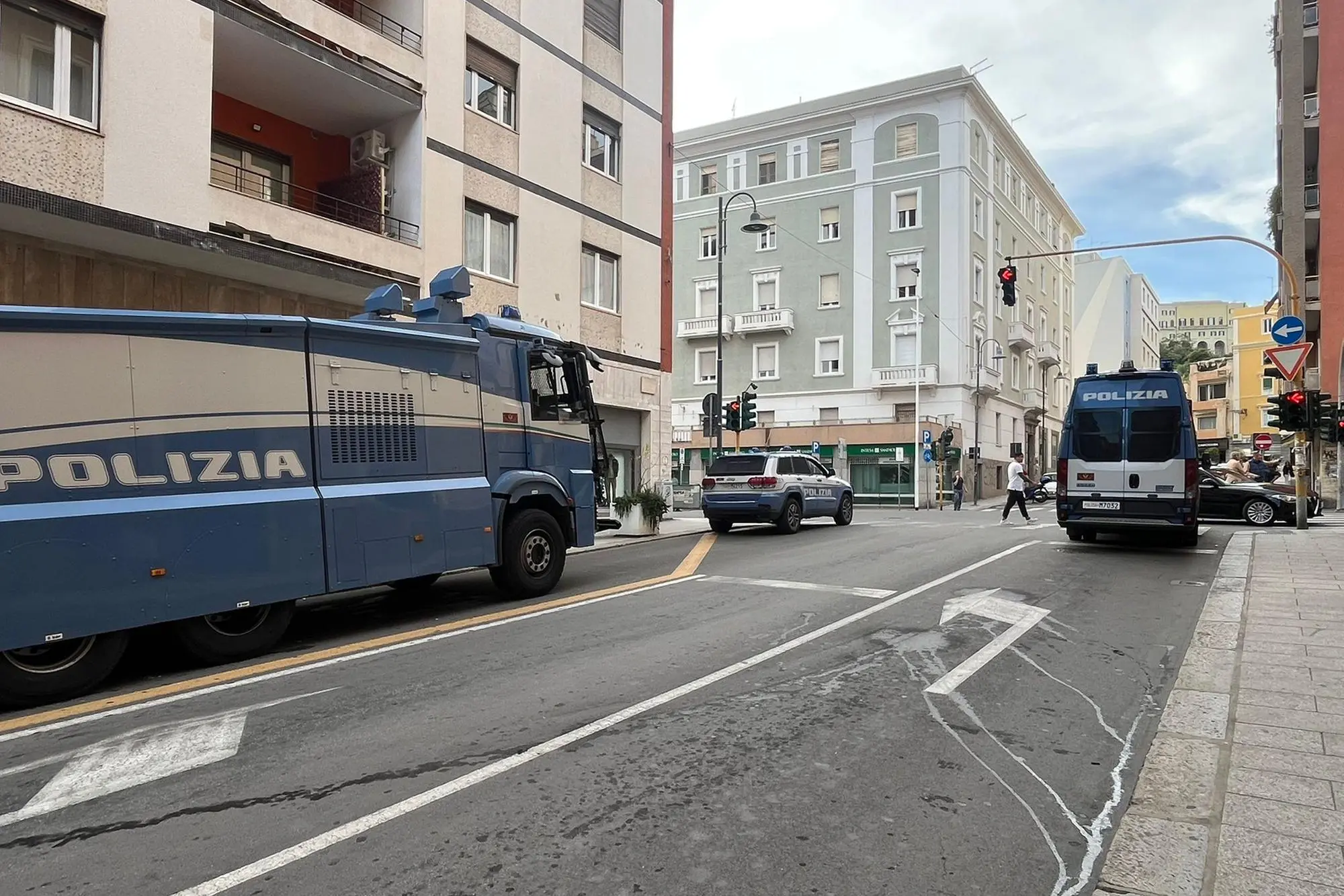 Forze dell'ordine in centro a Cagliari (L'Unione Sarda)