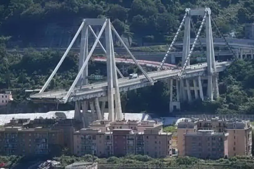 Ponte Morandi (archivio L'Unione Sarda)