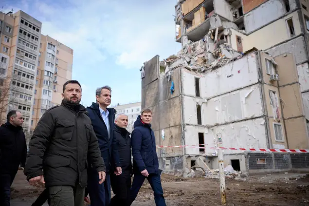 Zelensky con Mitsotakis (Ansa)