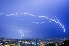 Una tempesta di fulmini (archivio Us)