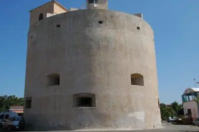 La torre su cui è andato a schiantarsi il giovane