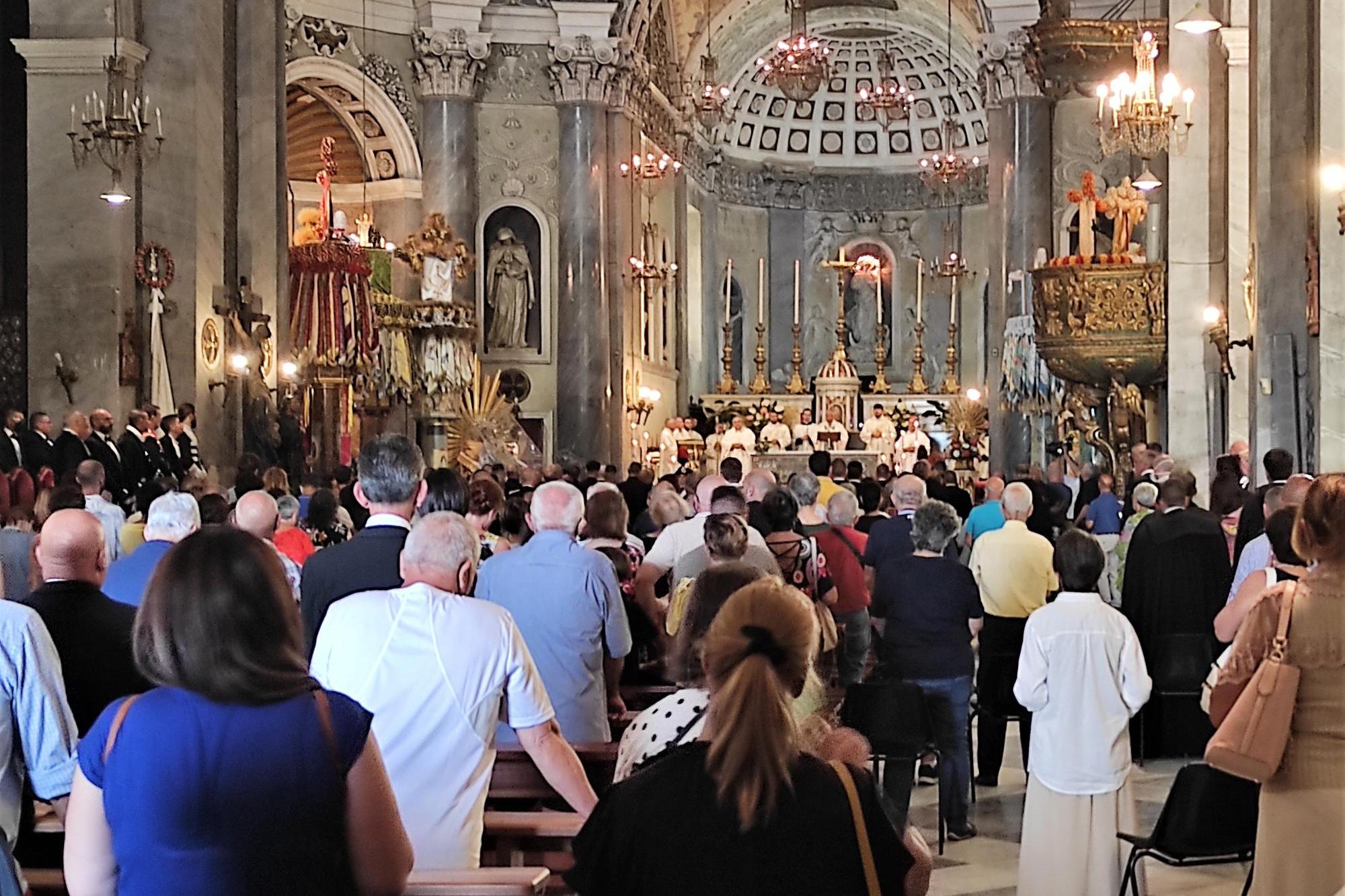 I Candelieri a Sassari: a Santa Maria di Betlem la messa in onore dell'Assunta