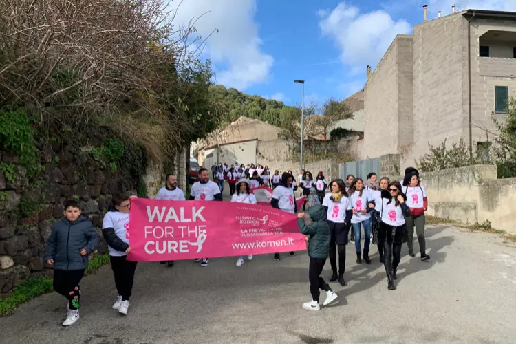 Una passeggiata contro i tumori al seno (foto concessa)