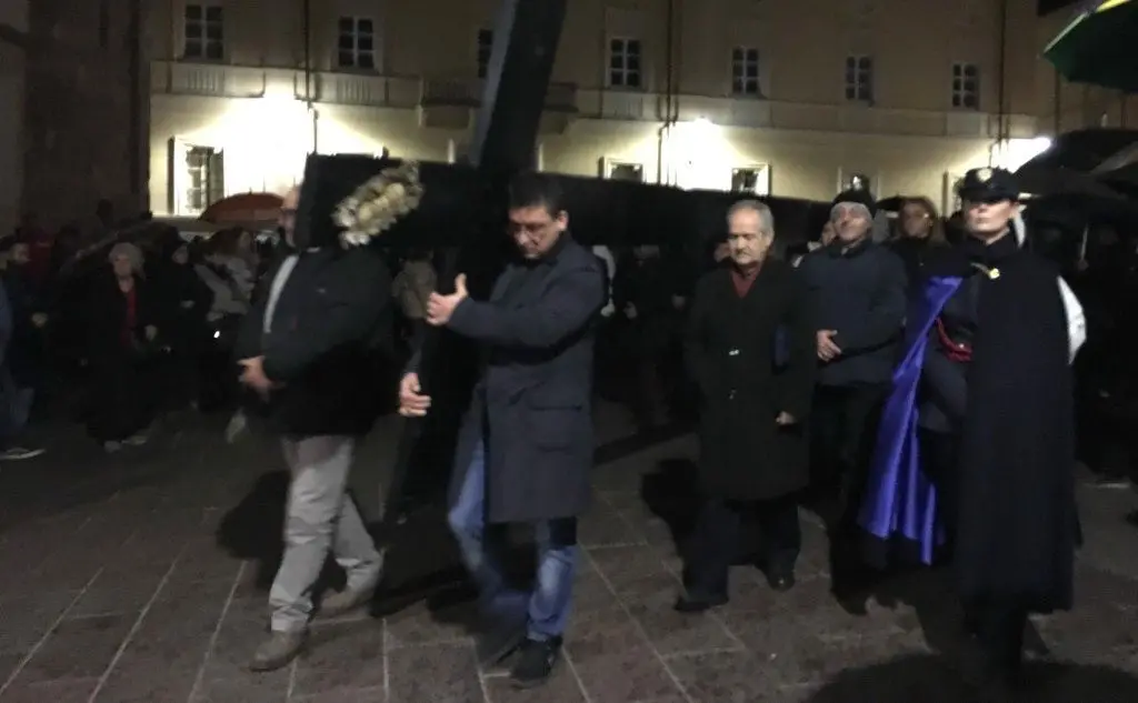 La processione è in chiave barocca