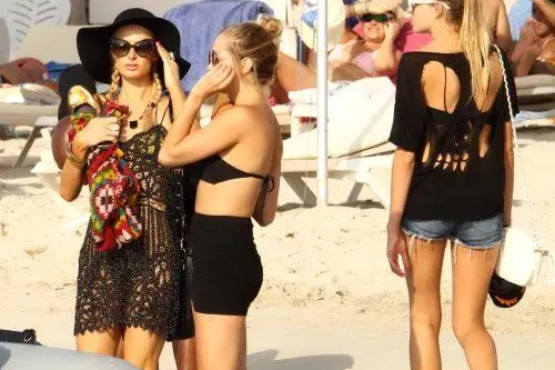 Paris Hilton a Formentera con amici