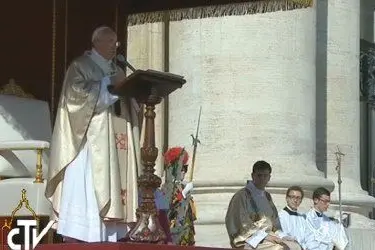 Papa Francesco durante la messa per la beatificazione di Paolo VI