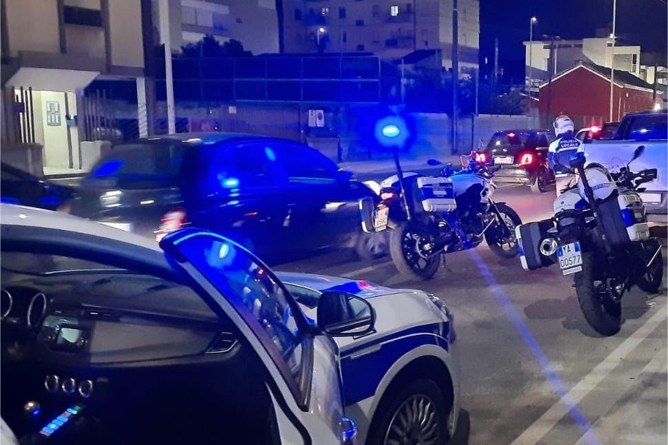 Cagliari, provoca un incidente e scappa (foto Polizia locale)