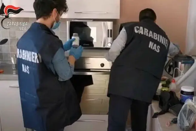 Una foto di una recente operazione (Ansa)