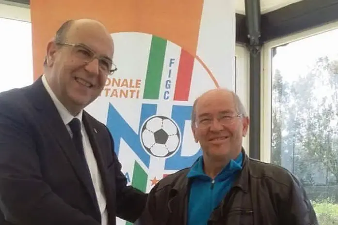il presidente del Comitato Regionale Sardegna FIGC Gianni Cadoni e il direttore del Dipartimento Salute mentale Ats-Assl Oristano Gianfranco Pitzalis