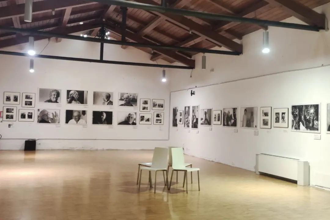 Palau, la mostra fotografica di Maiore e Angeli (foto Ronchi)
