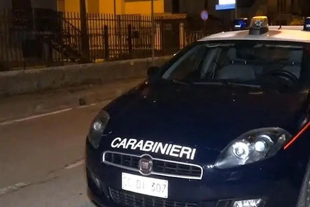 Maxi 与谋杀案发生争吵，在米兰（安萨）逮捕了 24 人