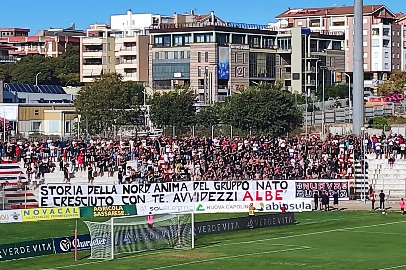 Lo striscione per Alberto Chessa (foto G. Marras)