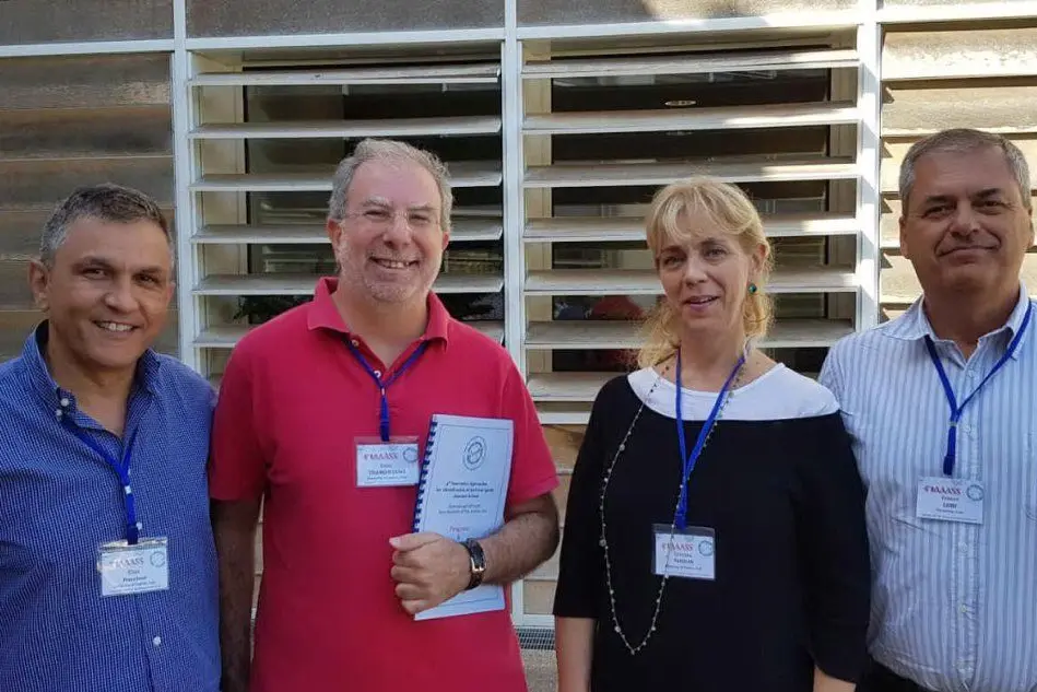 Enzo Tramontano (secondo da sinistra) con altri docenti coinvolti (foto UniCa)