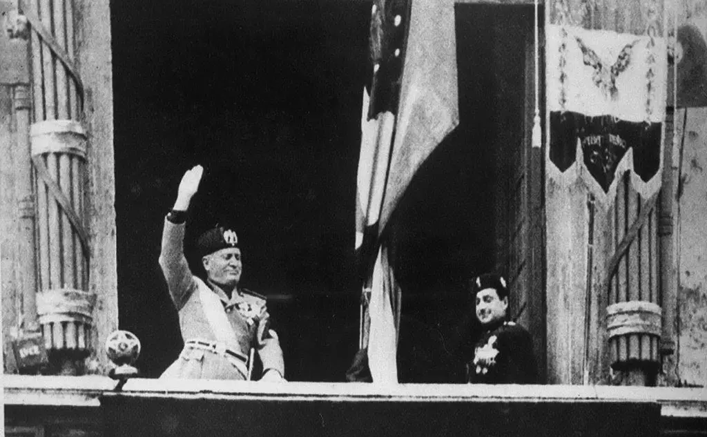 #AccaddeOggi: 10 giugno 1940, Mussolini dichiara guerra a Francia e Inghilterra, l'Italia è nella Seconda Guerra Mondiale