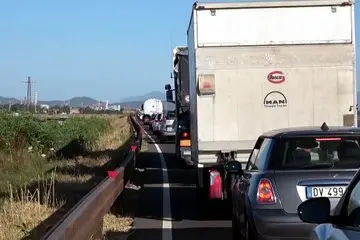 I lavori sulla 195 mandano il traffico in tilt: disagi e pericoli per gli automobilisti