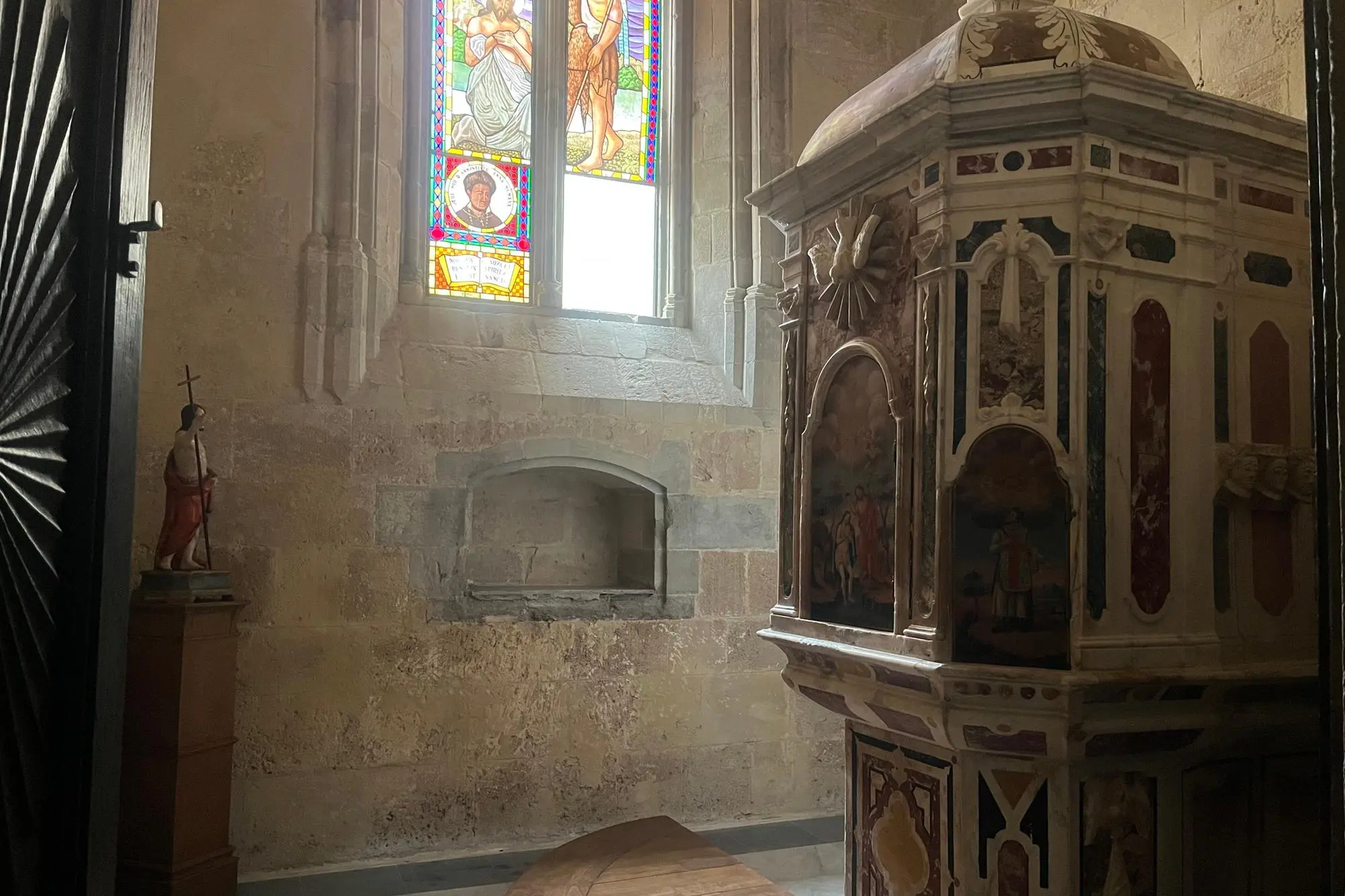 La vecchia cappella di San Bartolomeo, oggi Battistero, dove potrebbe essere sepolta Eleonora d'Arborea (foto V. Pinna)